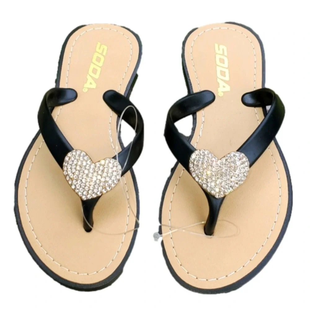 NEW SODA black flip flops with rhinestone heart 13